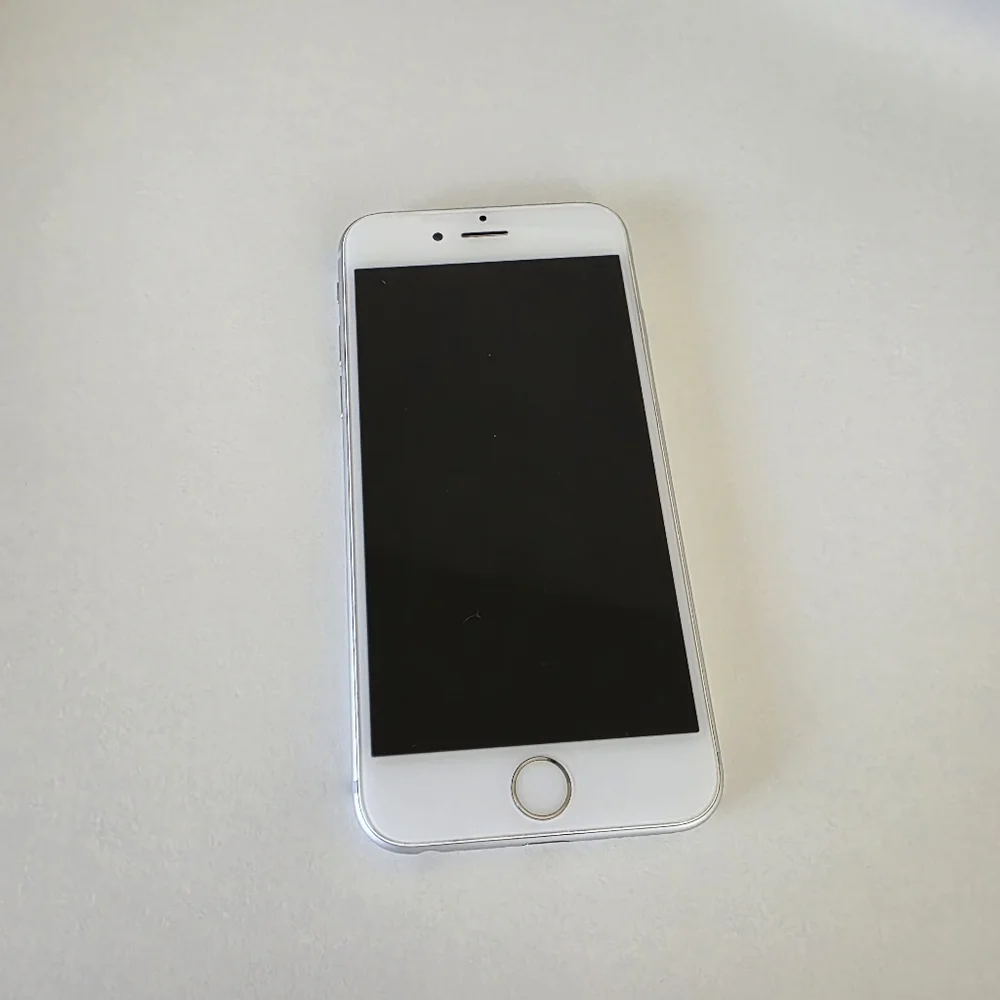 Apple iPhone 6S 32GB SILVER (UNLOCKED) - Picture 2 of 8